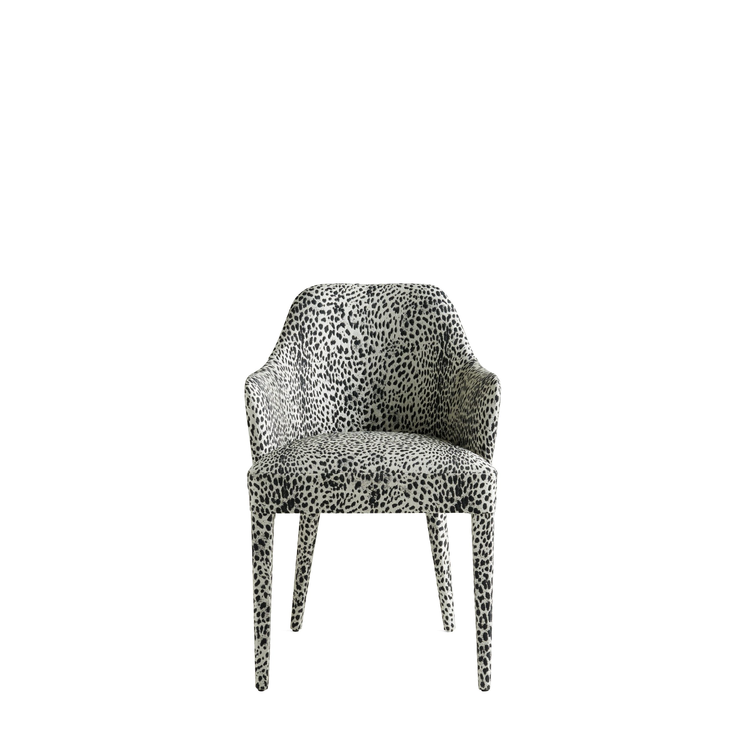 RCHI_MIWI_chair-with-armrests_C_MAIN